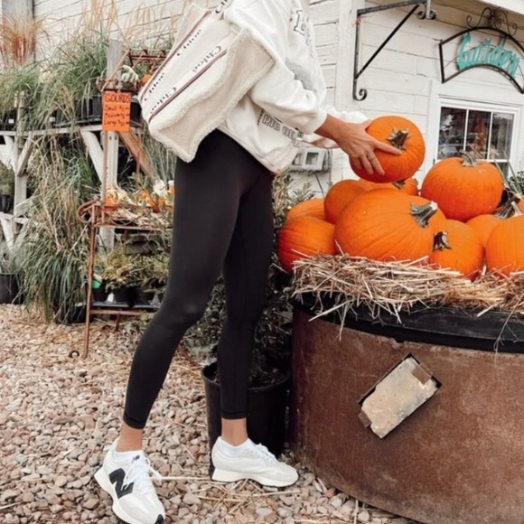 NIB - New Balance 327 - Picture 6 of 6